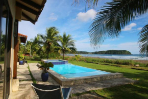 Casa Azul - Directly on Playa Venao, sleeps 8-10+